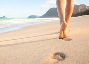 Marathon Runner Emilie Reas Goes Shoeless?